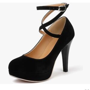 ***NEVER WORN*** Mostrin platform ladies pumps, size 9, style Black22202